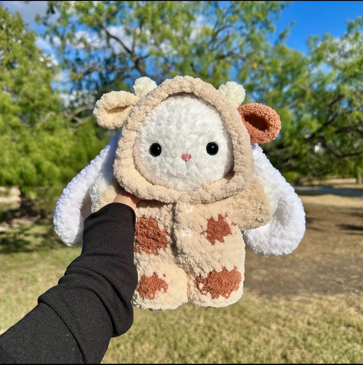 Pajama Bunny Häkelprojekt mit 9 Outfits – PDF