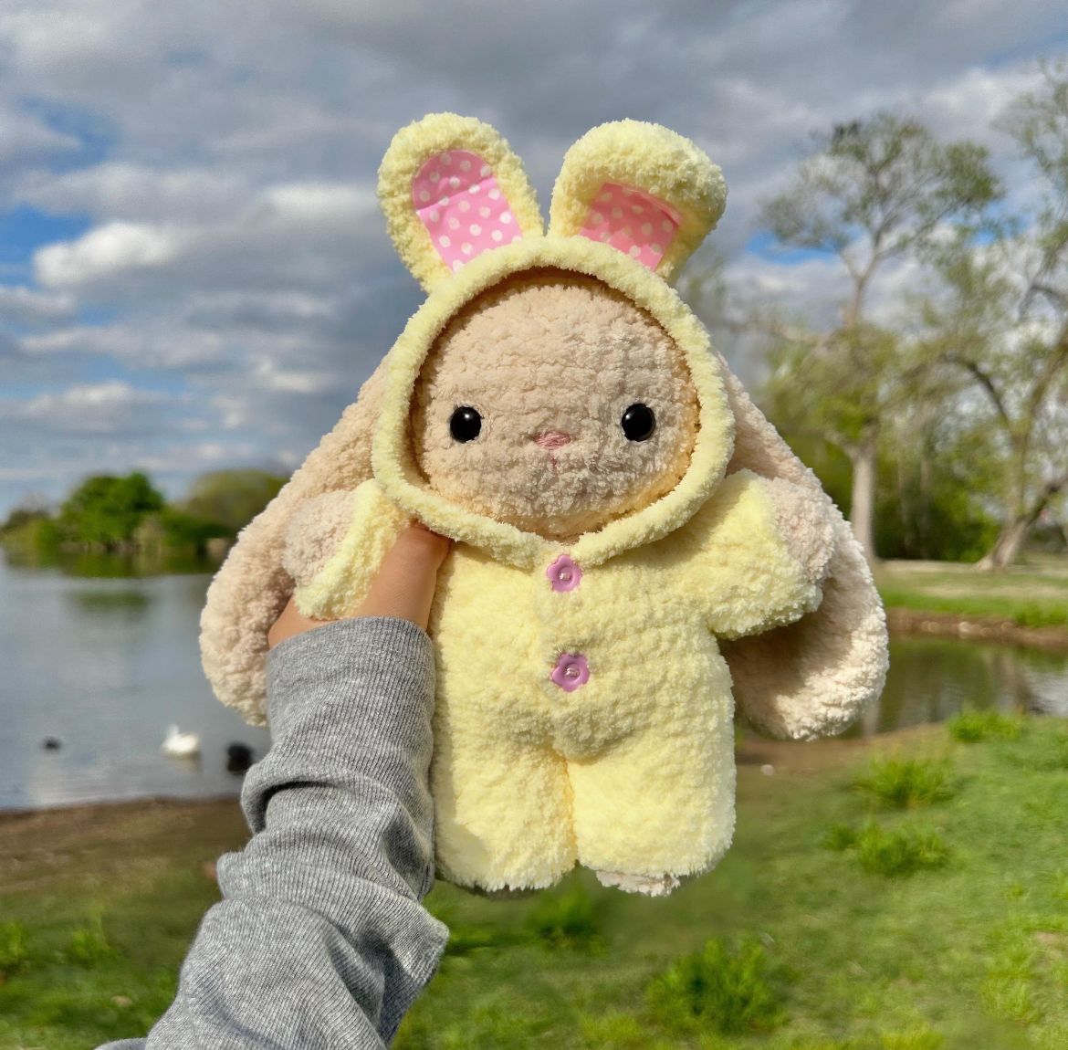 Pajama Bunny Häkelprojekt mit 9 Outfits – PDF